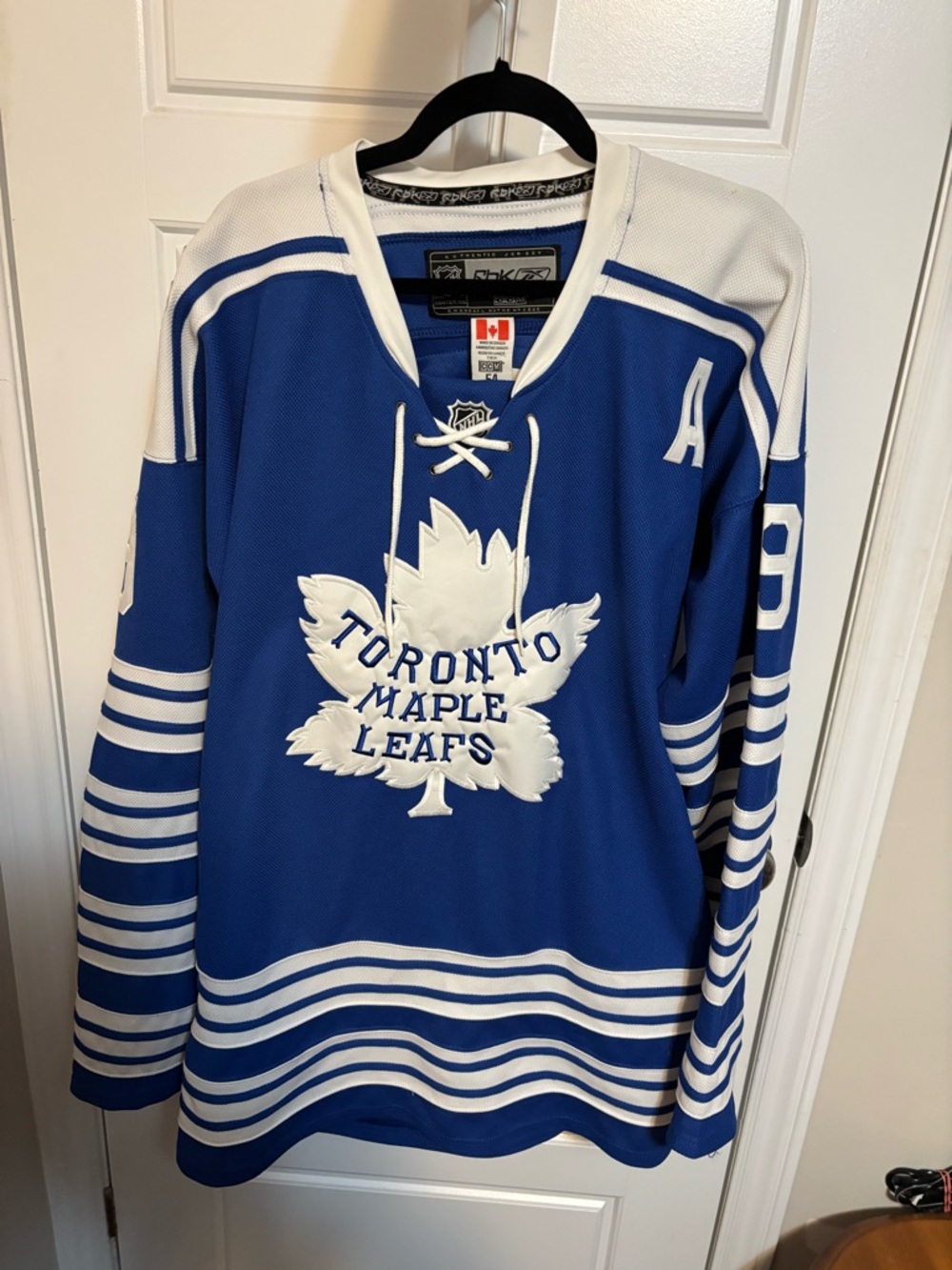 Reebok 2014 Toronto maples leafs winter classic jersey - lupal #19 size 54